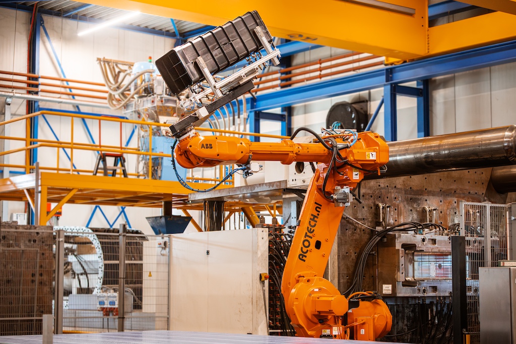 HSV TMP Injection Moulding production of Utilis multi-duct for cable protection