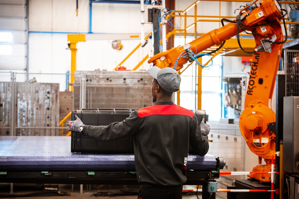 HSV TMP Injection Moulding production of Utilis multi-duct for cable protection